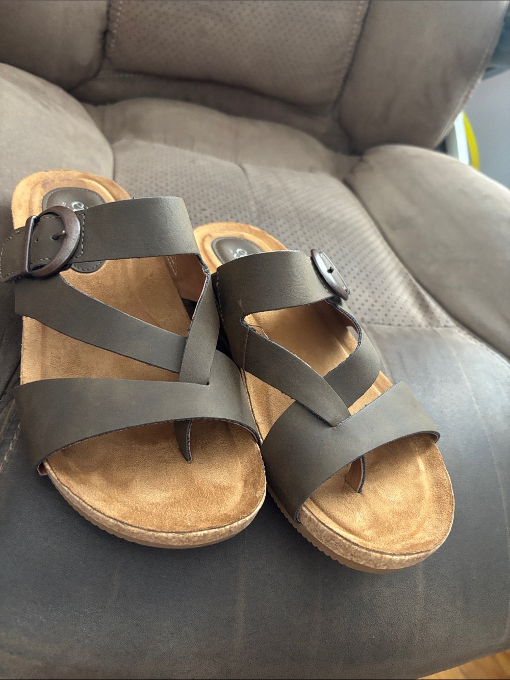 Sofft 6.5 Gladis Sandals Cushy Euro Soft Dark Brown